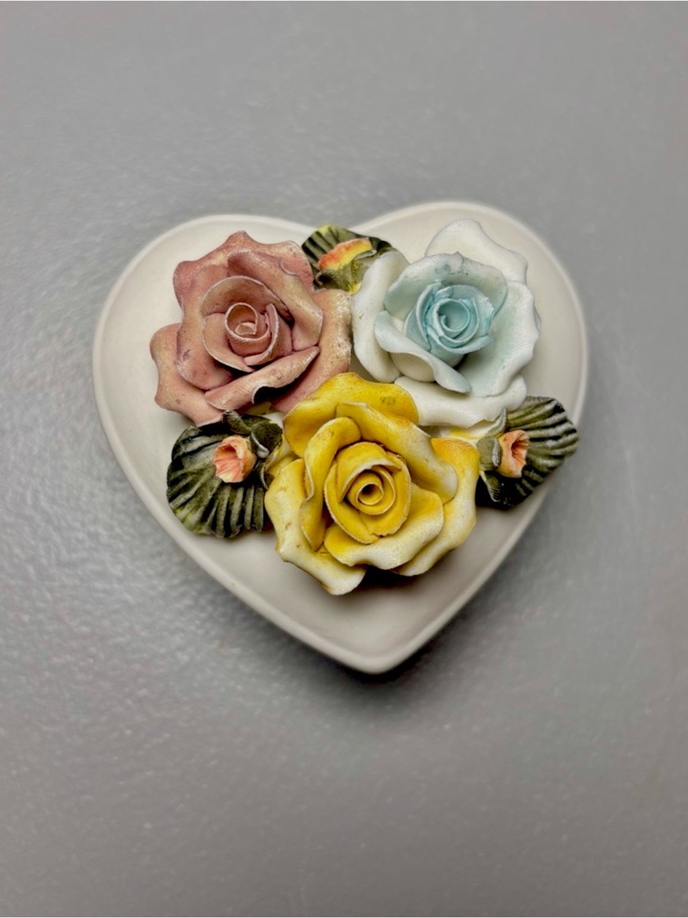 Vintage Roses 3D Ceramic Heart Trinket Jewelry Box 3 1/2"
